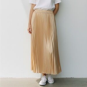 Petal and Pup Champagne Gold Pleated Midi Skirt Size 6 NWOT